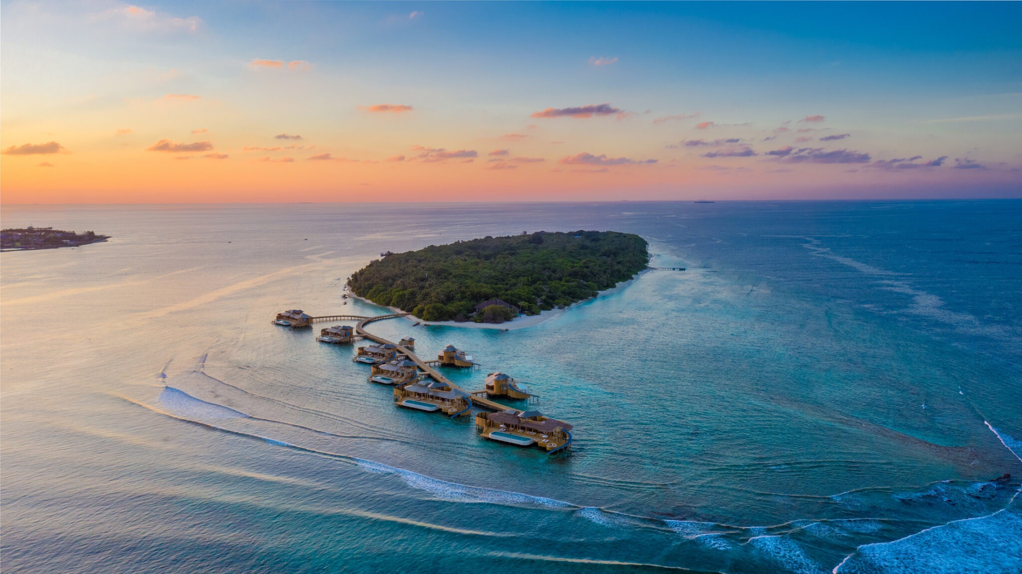 imgi_76_Aerial-Image-of-Soneva-Fushi-at-Sunset-scaled